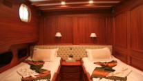 Caner IV -  Twin Cabin